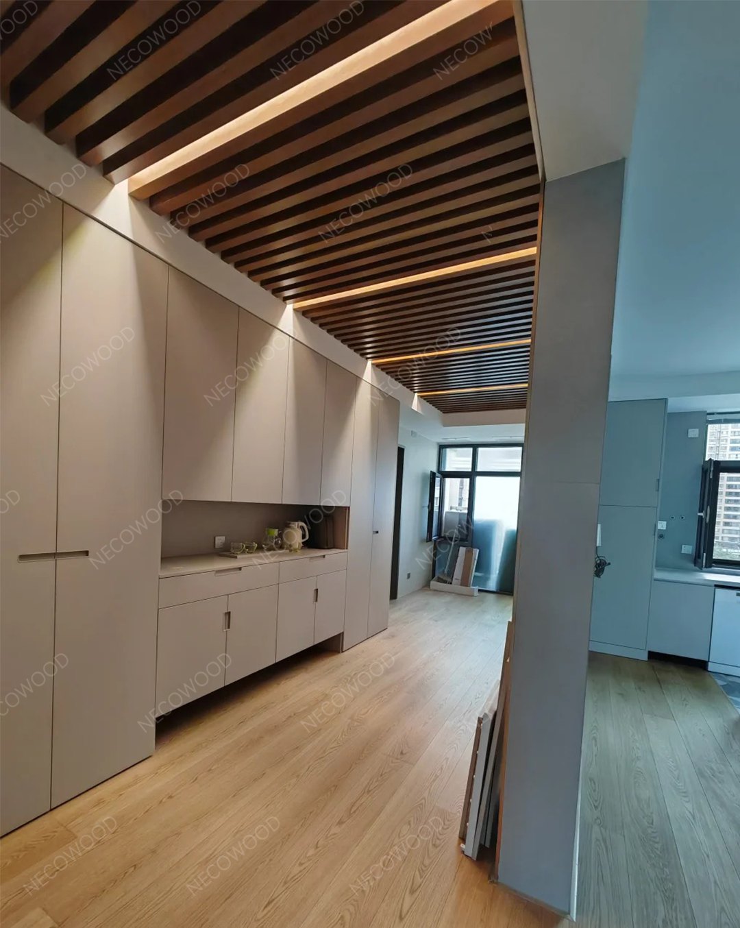 NECOWOOD fuldfører Real-World WPC Ceiling Project i Miami: 8 måneder, 85 % luftfugtighed, nul vedligeholdelse